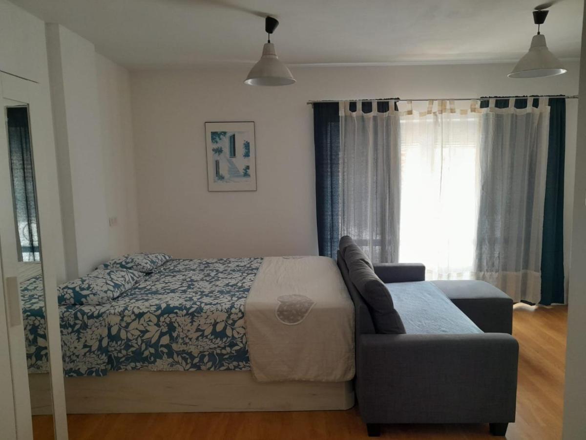 Ayuntamieto Gam Apartment *